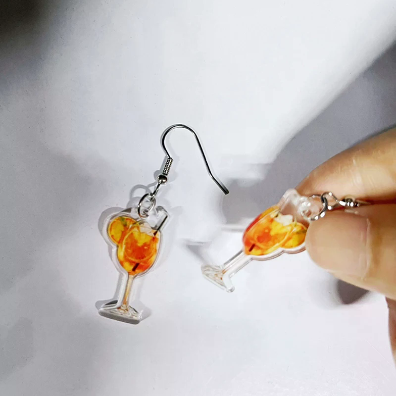 أقراط على شكل كأس نبيذ لمهرجان - مراجعة Wine Beer Festival وسعره